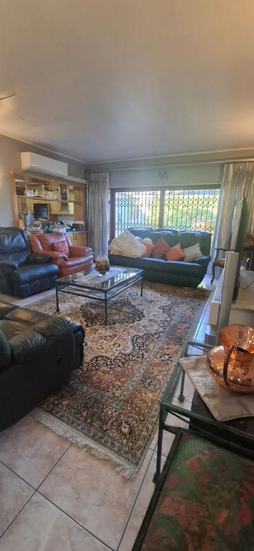 6 Bedroom Property for Sale in Cravenby Western Cape